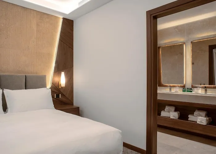 Via Veneto - L'essenza Di Hotel *