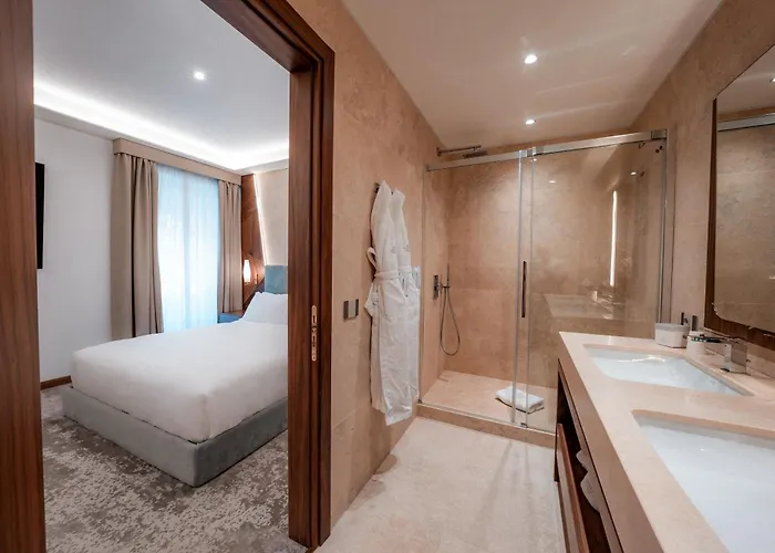 Via Veneto - L'essenza Di Hotel